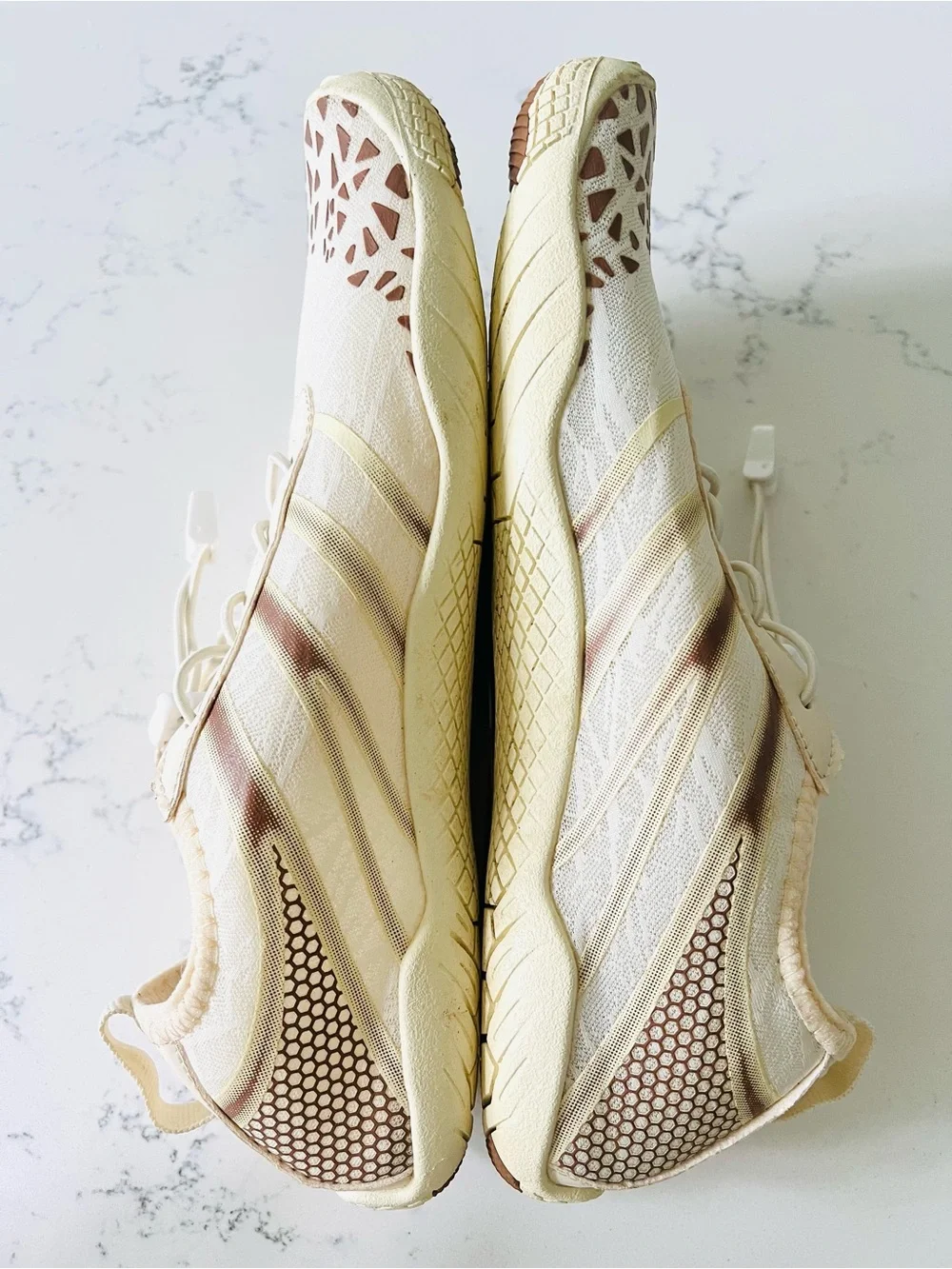 Barefoot Aqua shoes Light Beige suitable for swimming, beach & hiking size 9.5